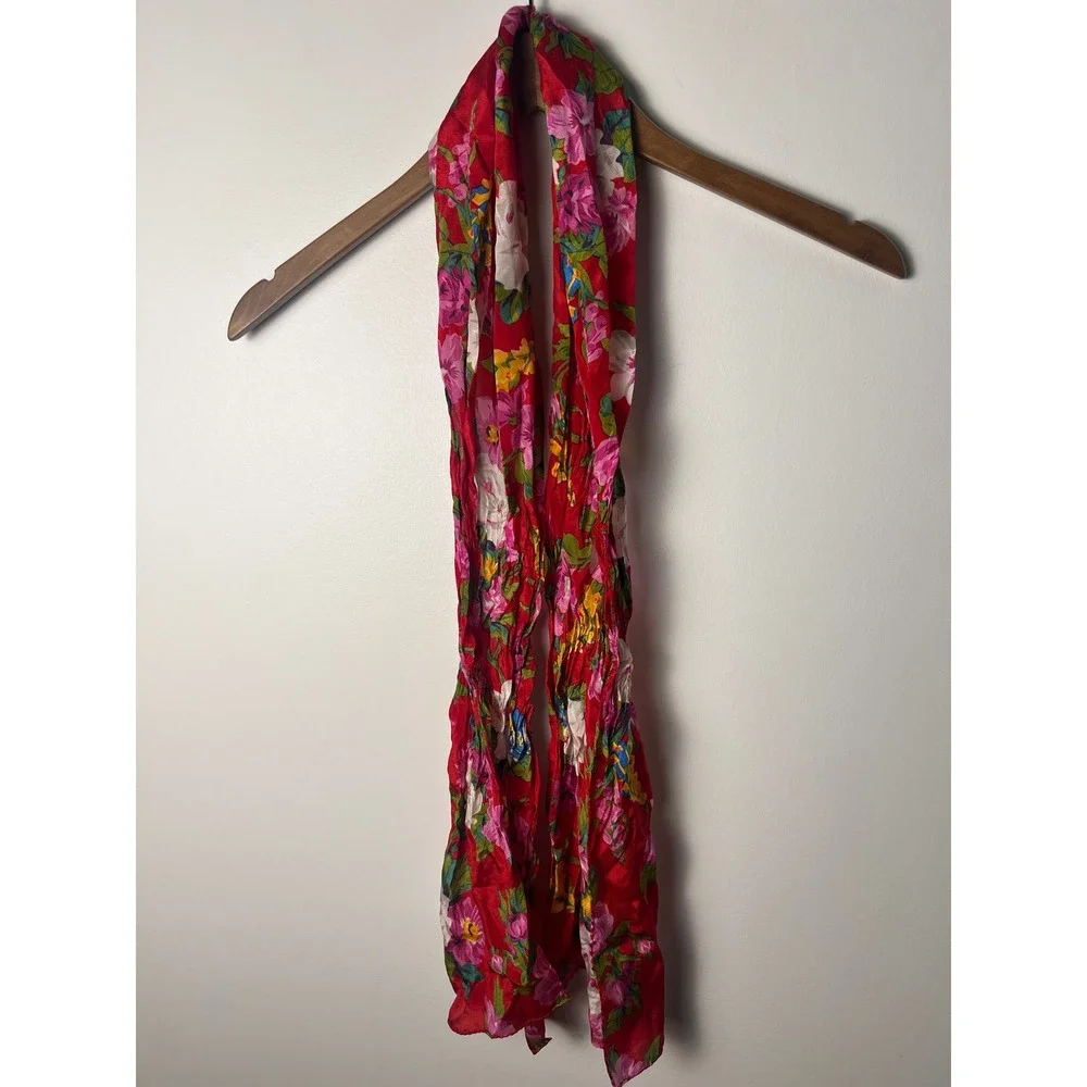 VTG Club 7 Echo Scarf Wm OS Red Floral 100% Silk Crinkle Made in Japan Luxury